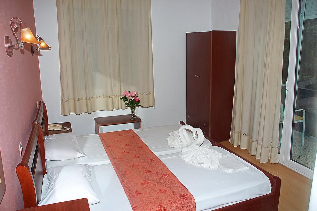 Kristal Hotel Prínos Zimmer foto